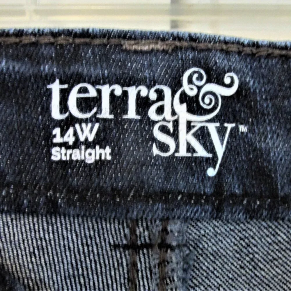 Terra & Sky Jeans - Picture 4 of 5